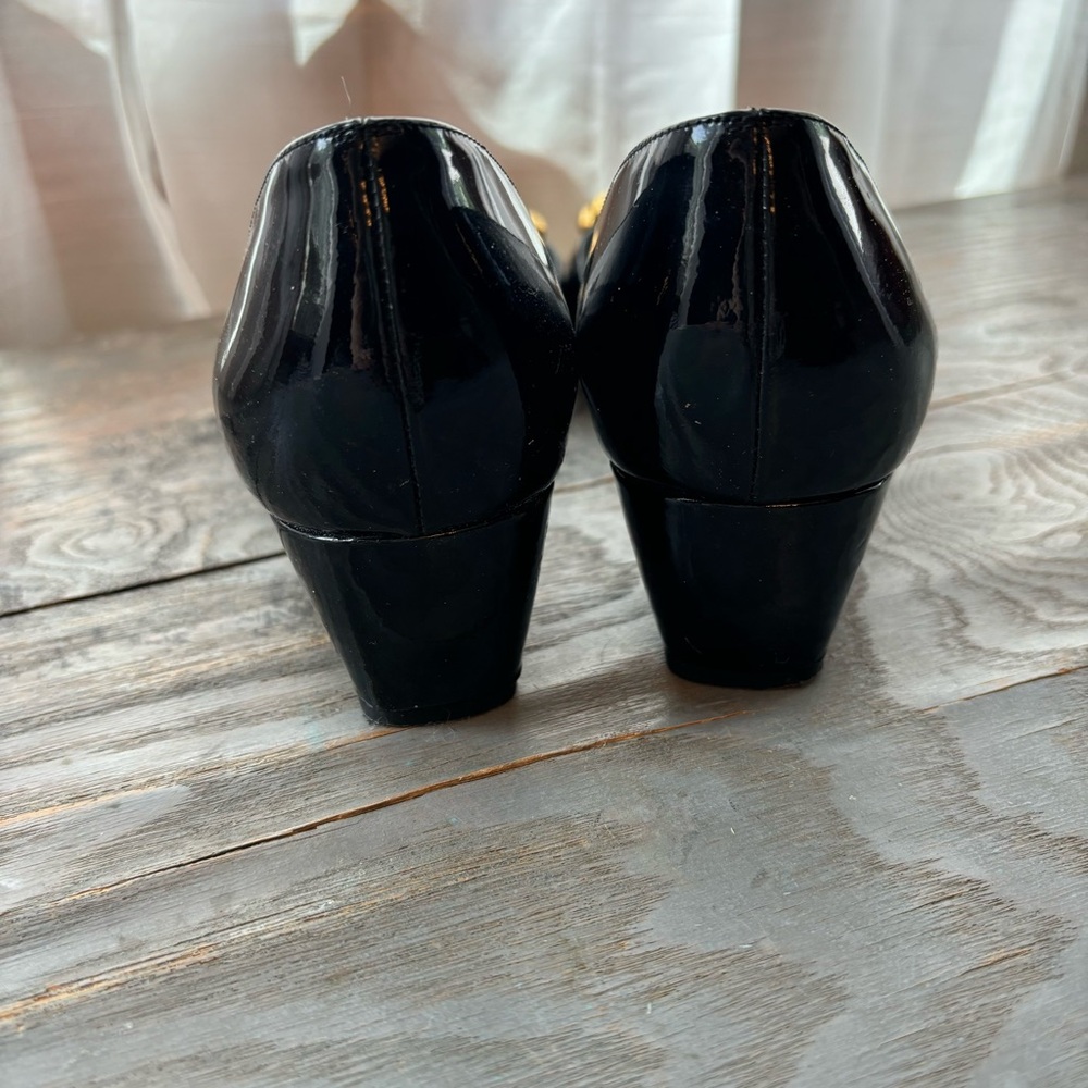 Stuart Weitzman black patent leather kitten heels | size 9 - Picture 4 of 6
